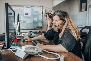 what does a truck dispatcher do
