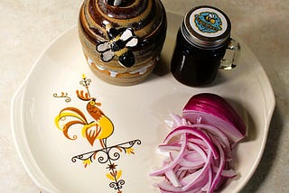 Honey and Red Onions are a Potent Natural Remedy.