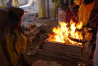 Right of woman to perform Yajna