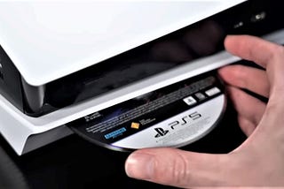 Dlaczego PlayStation odpuszcza pudełka?