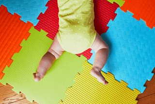 THE BEST TUMMY TIME TOYS TO CAPTIVATE BABY