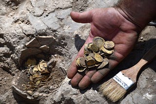 Israeli Teens Discover 1,100 Years Old Pure 24-Karat Gold Coins