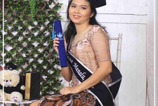 SEWA KEBAYA WISUDA SURABAYA DI AGNIS KEBAYA 085156160058