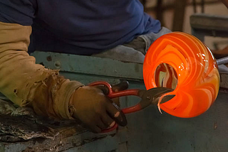 Two Main Methods of Glassblowing