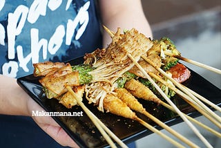 SHAO KAO — The popular Chinese skewers street food in China