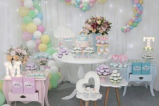 Cómo decorar con globos un baby shower