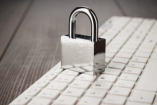 Lo que debes saber sobre las leyes de protección de datos antes de enviar una newsletter