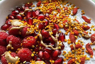 Why I LOVE Bee Pollen for the Candida Diet