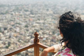 It’s me looking at the old Jaipur from Nahargarh fort