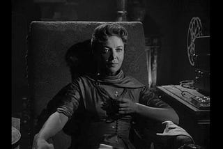 I’m reviewing EVERY episode of The Twilight Zone!