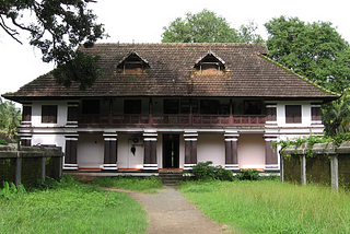 Magnificent Kerala style ancient homes (Taravadu)