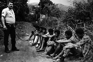 Das Senzalas aos
Presídios