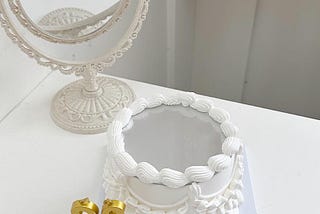 MIRROR CAKE by Sugar Daily