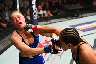 Amanda Nunes Smashes Ronda Rousey at UFC 207