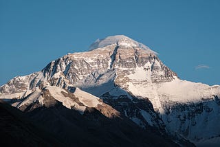 珠峰大本營，住一晚值得嗎？