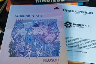 Toko Buku, Bertahanlah!