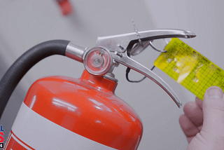 Fire extinguisher testing Australian standards | thelocalguystestandtag.com.au