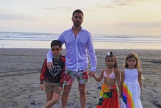 There’s a Reason Scott Disick Keeps His Children Close