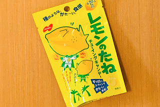 日本「秀逗糖」真的酸到沒話說？外酥內軟的檸檬糖吃起來原來是這樣
