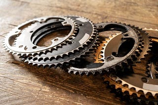 What is a Pipe-Bearing Mounting Plate? A Guide to Manufacturing