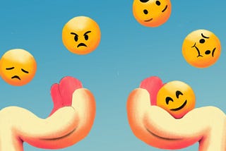 Duas mãos equilibrando emojis e jogando uma para a outras. Os emojis representam a forma como nos comunicamos, além das diferentes emoções, sugerindo a interconexão humana e a empatia. O fundo é um céu azul chapado. O estilo é impreciso, com pintura texturada e cores vivas.