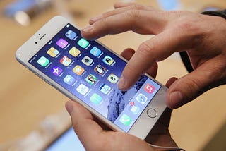 Increased Cell Phone Usage has Various Effects on Personal Relationships, Researchers Say