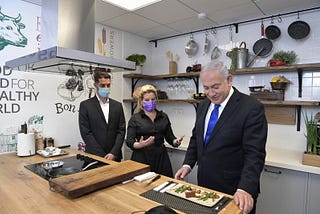 Israel’s Prime Minister Tastes a Cultivated Steak