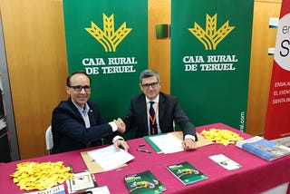 Renovación Convenio con Caja Rural