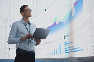 Scaling Generative AI in the Banking Sector: Selecting the Optimal Operating Framework