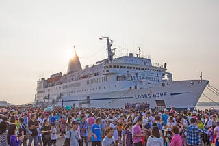 Maior barco-livraria do mundo atracará no Brasil em agosto