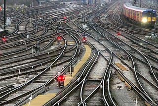 El sistema de privatización de la red de ferrocarril del Reino Unido