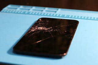 30 Years Ago, Someone Proposed What Will Kill the Smartphone