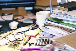 Clutter-Free Desk Makes Productive