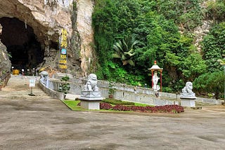 Walking towards the entrance of Kek Lok Tong Cave Temple.