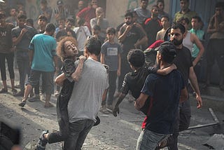 Tak Hanya Bombardir, Ini Bentuk Lain Penyiksaan Israel: Mata Ditutup Berjam-jam hingga Anak-anak…