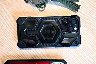 UAG Monarch Pro Kevlar for MagSafe