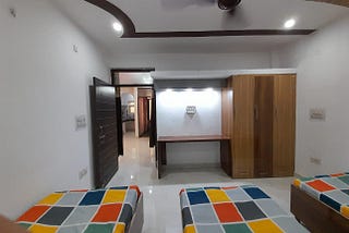 Convenient and Affordable PG Accommodation Near Deen Dayal Upadhyaya College