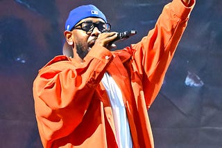 “Sometimes you have to POP OUT and show NI**AZ”. How Kendrick united LA while exposing Drake