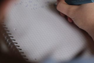 عزيزي وزير التربية… حان وقت إلغاء الامتحانات الرسمية