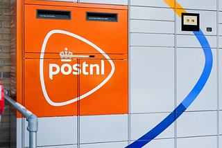 Dutch PostNL is opening up its 1,000 parcel lockers to other parcel companies