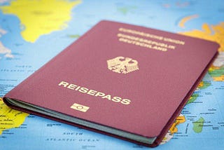 Warum müssen Autofahrer in Deutschland einen Personalausweis kaufen?