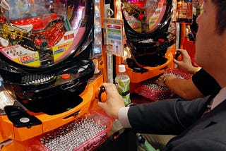 Pachinko industry raises money for low-income students