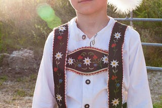 lederhosen store near me