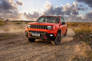 Novo Jeep Renegade 2022 chega com motor turbo flex em todas as versões