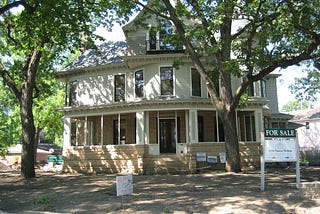 A photograph of the house where Phyllis, Mary, & Rhoda lived.