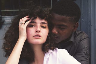 4 Early Signs That Your Relationship Might Be a Waste of Time