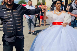 Untethered Together: The unofficial and unscripted nature of Roma marriages