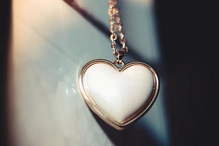 5 Heart Pendants as the Perfect Gift to Celebrate Your First Date Anniversary