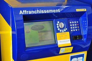 Redesign La Poste vending-machine interface using Design Thinking : a clear demonstration that I…