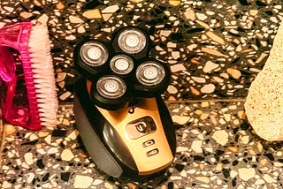 The Best Electric Head Shaver for Bald Men to Use in the Shower